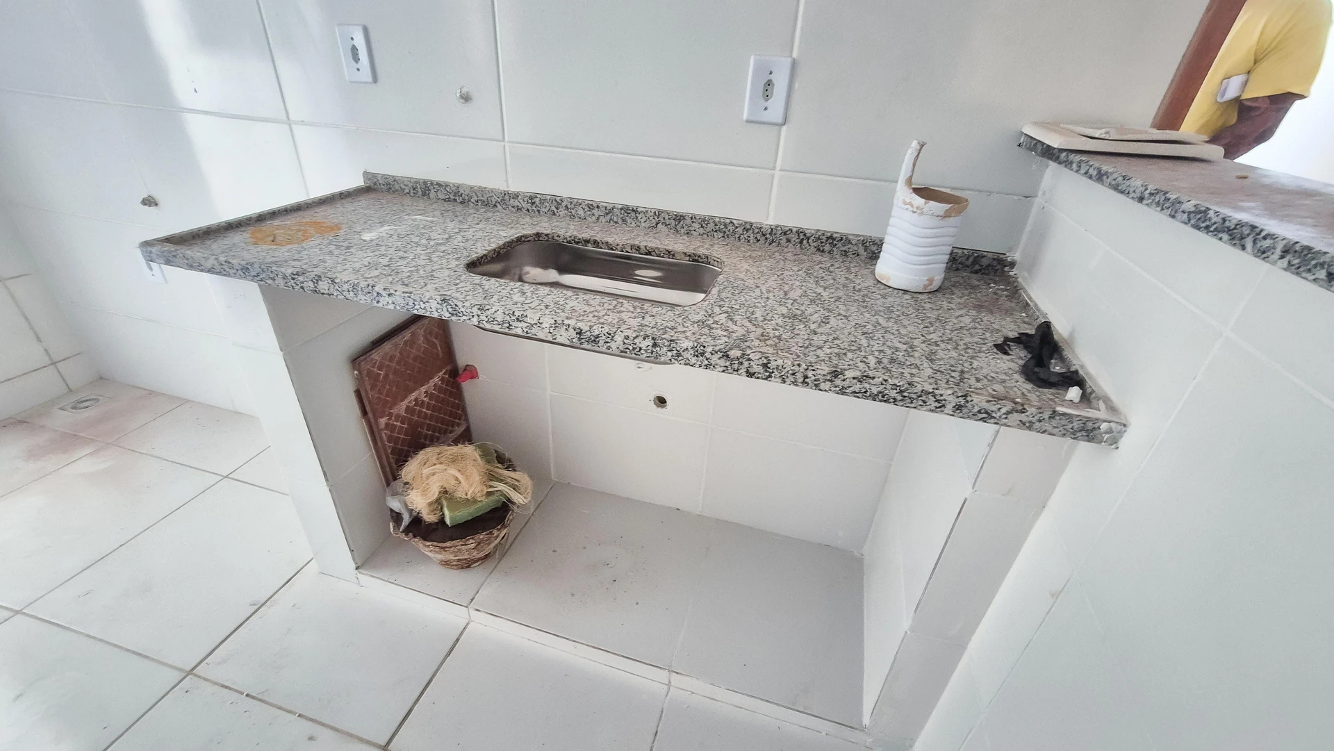 2-bedroom unfurnished apartment with closed kitchen — photo 26