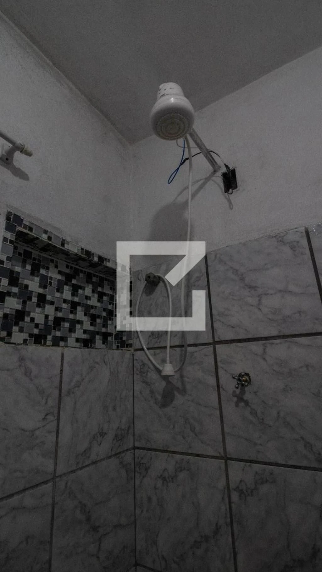 Unfurnished studio with 1 bedroom and 1 bathroom — photo 18
