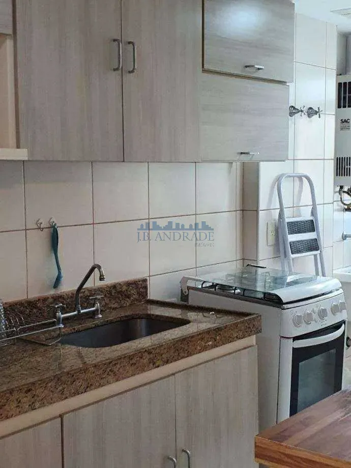 Furnished 2-bedroom apartment with a suite and balcony — photo 40