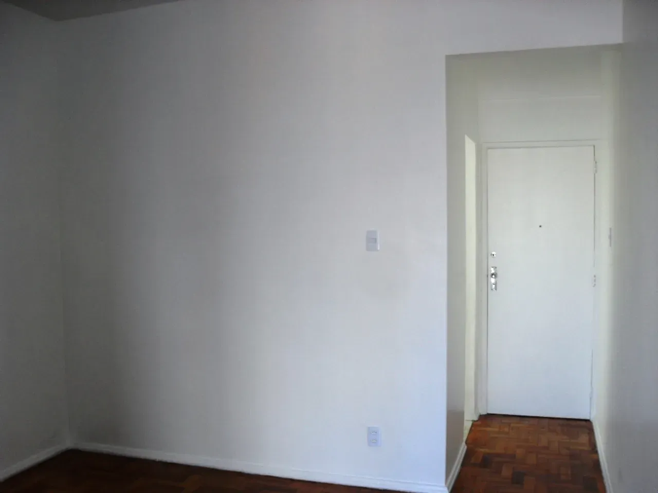 Apartment, 81 m², with wood or laminate floors — photo 12