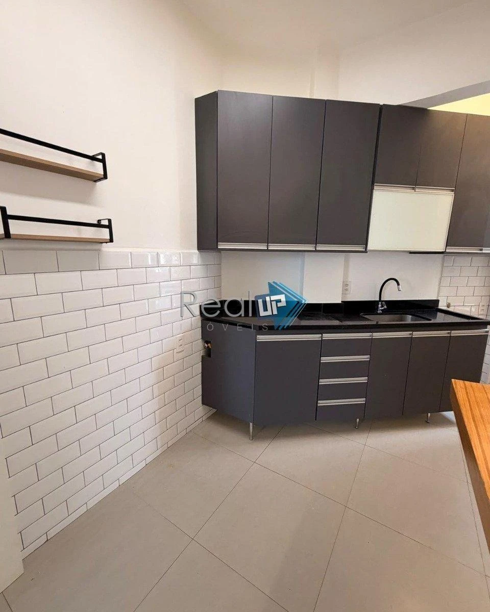 Apartment, 52 m², with floor-to-ceiling windows — photo 2