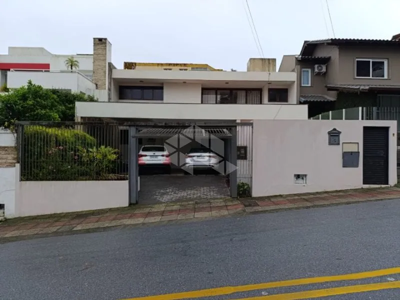 4-bedroom house with a dishwasher in Florianópolis — photo 18