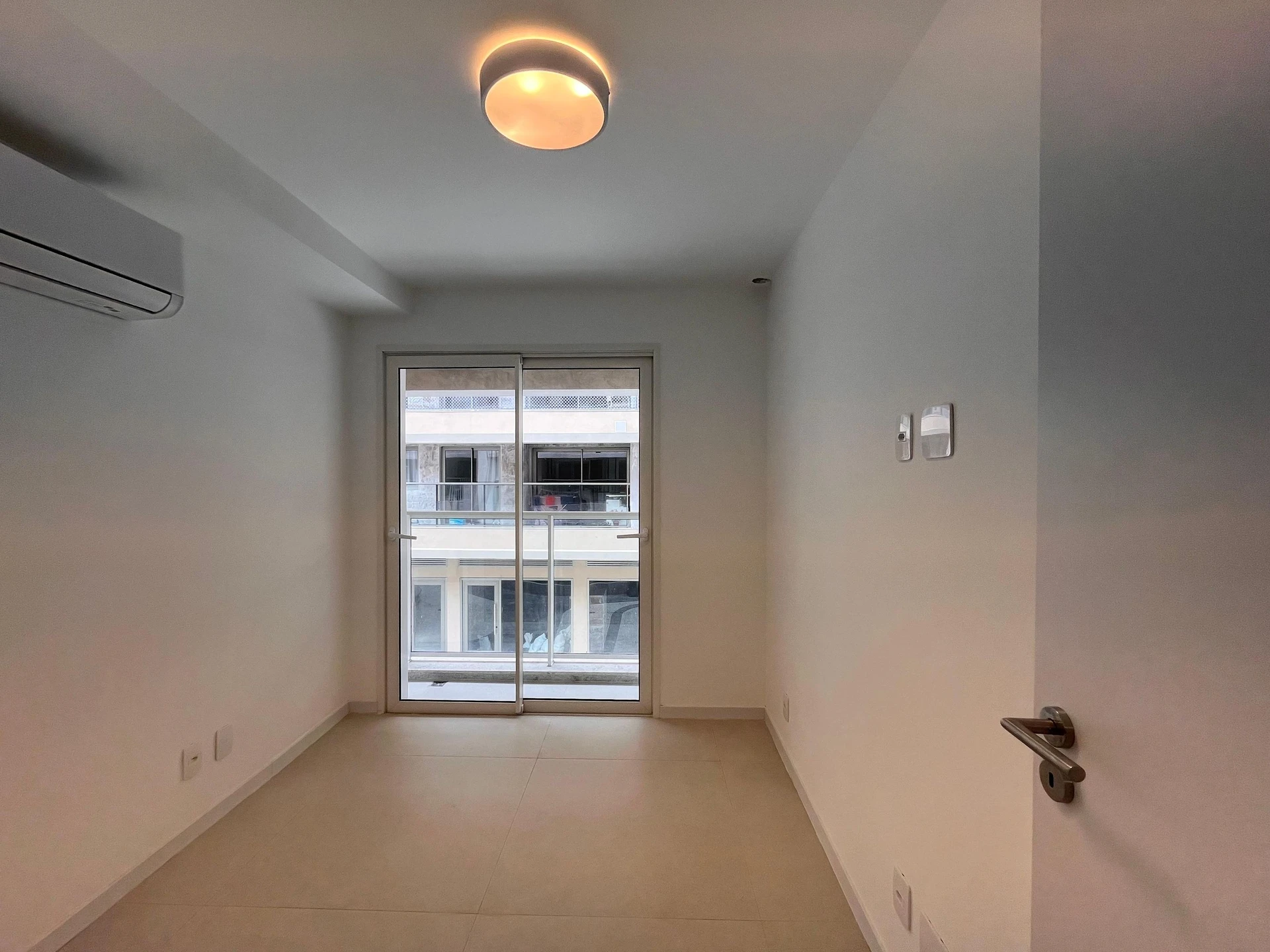 2-bedroom apartment in a building with a sauna — photo 10