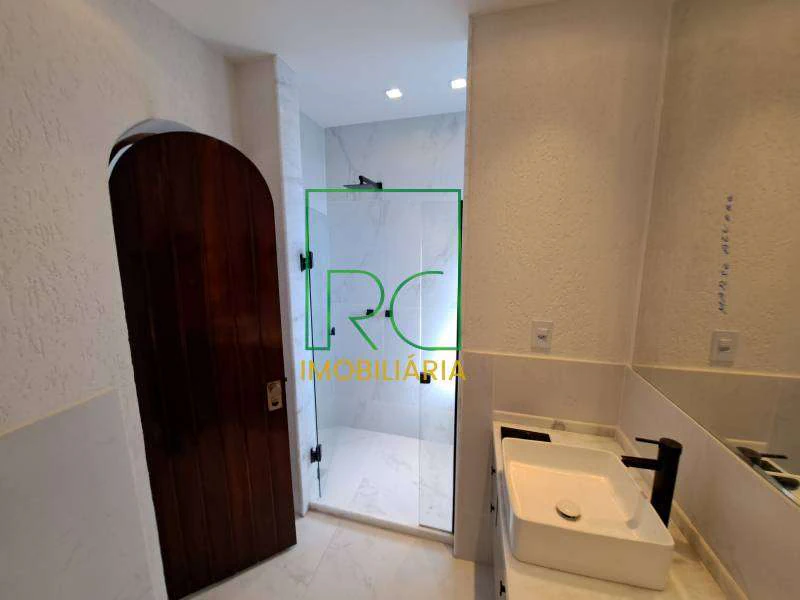 Casa de condomínio para alugar com 5 quartos e 900 m² — photo 2