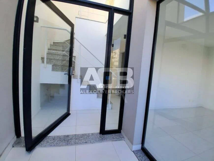 Casa duplex com 3 suítes e cozinha com fogão a gás — photo 17