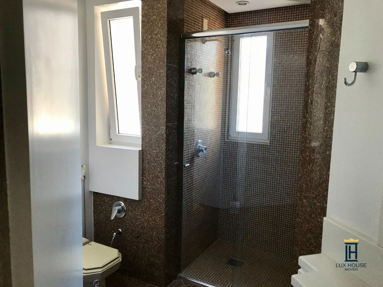 Casa com 6 dormitórios e 5 suítes com fogão a gás — photo 24