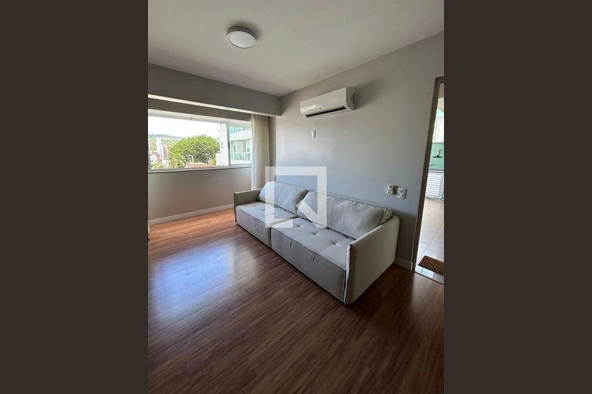 110 m² apartment with a home office and a washing machine