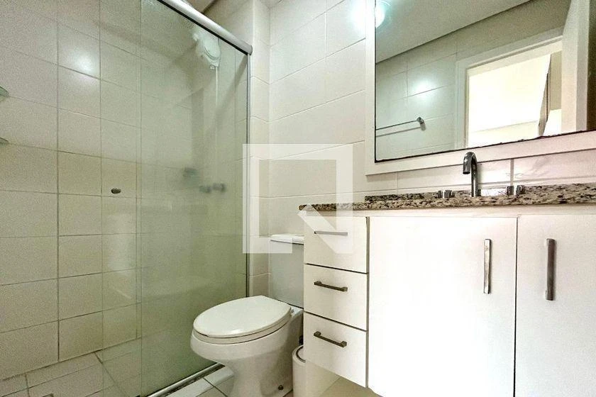 2-bedroom apartment in a building with a gym — photo 30