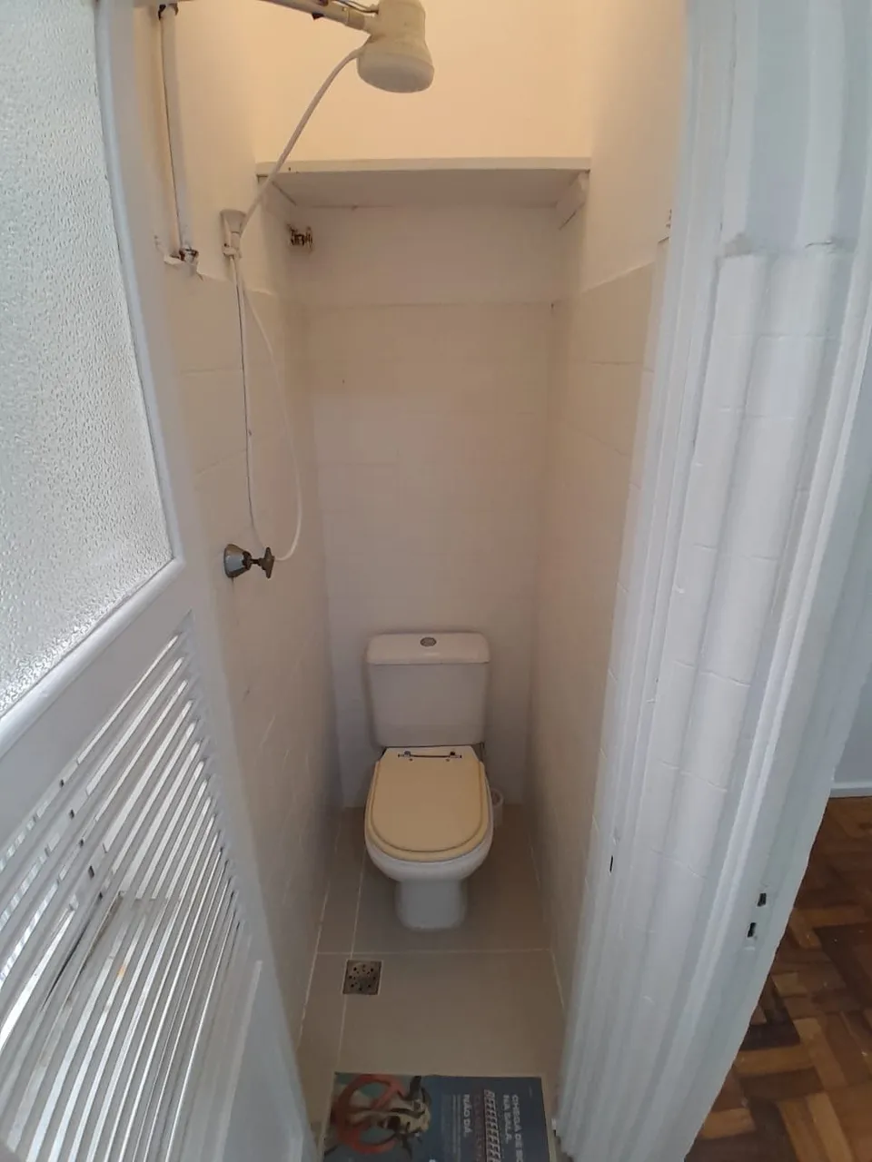 Unfurnished 2-bedroom apartment with a separate kitchen — photo 2