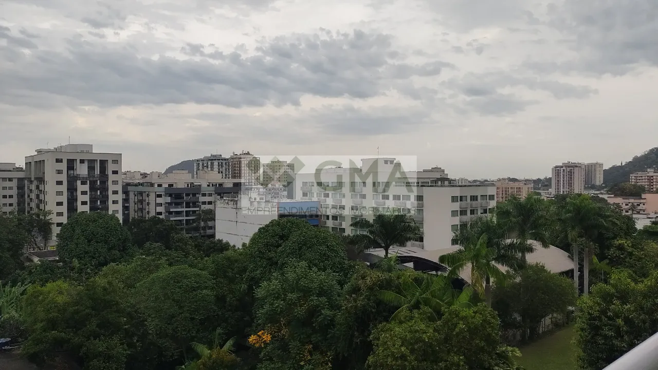 4-bedroom apartment with floor-to-ceiling windows — photo 14