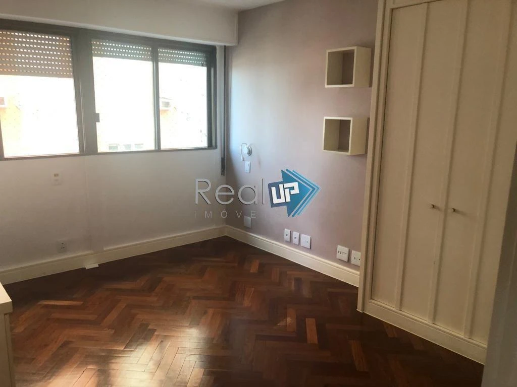 320 m² unfurnished apartment with 2 bedrooms and 3 bathrooms — photo 13