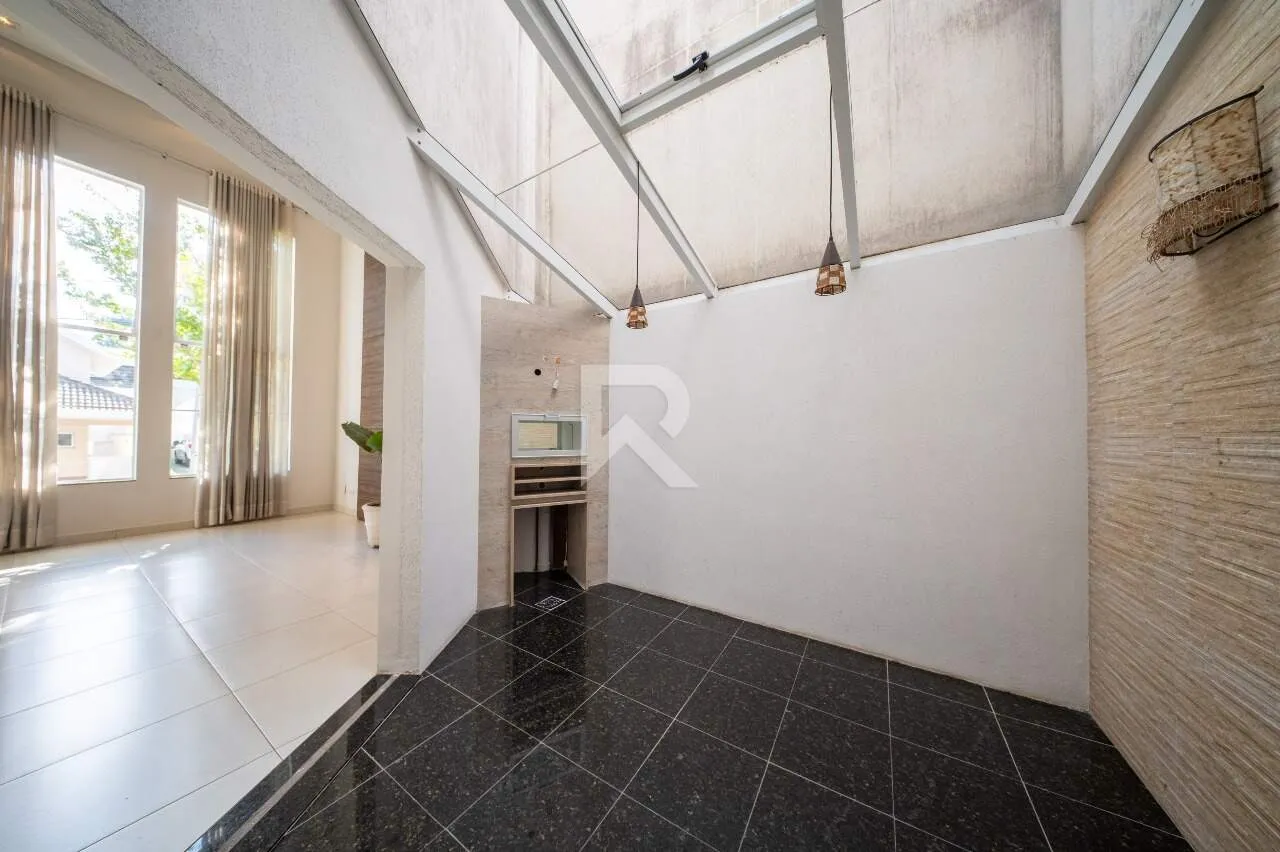 House with 4 bedrooms, private garden and 4 parking — photo 28