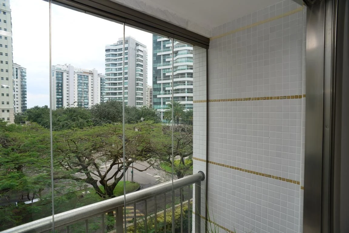 Furnished apartment with 4 en-suites and 5 bathrooms — photo 28
