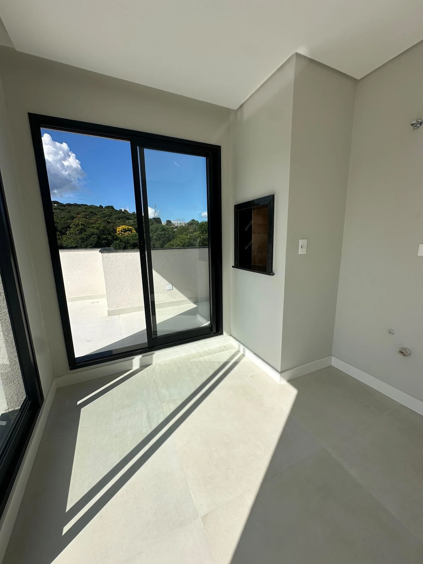 3-bedroom house with floor-to-ceiling windows in Curitiba — photo 20