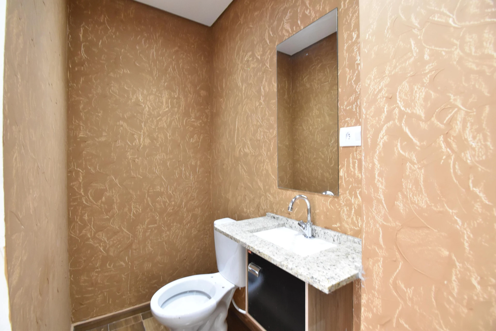 Studio, 38 m², with wood or laminate floors — photo 9