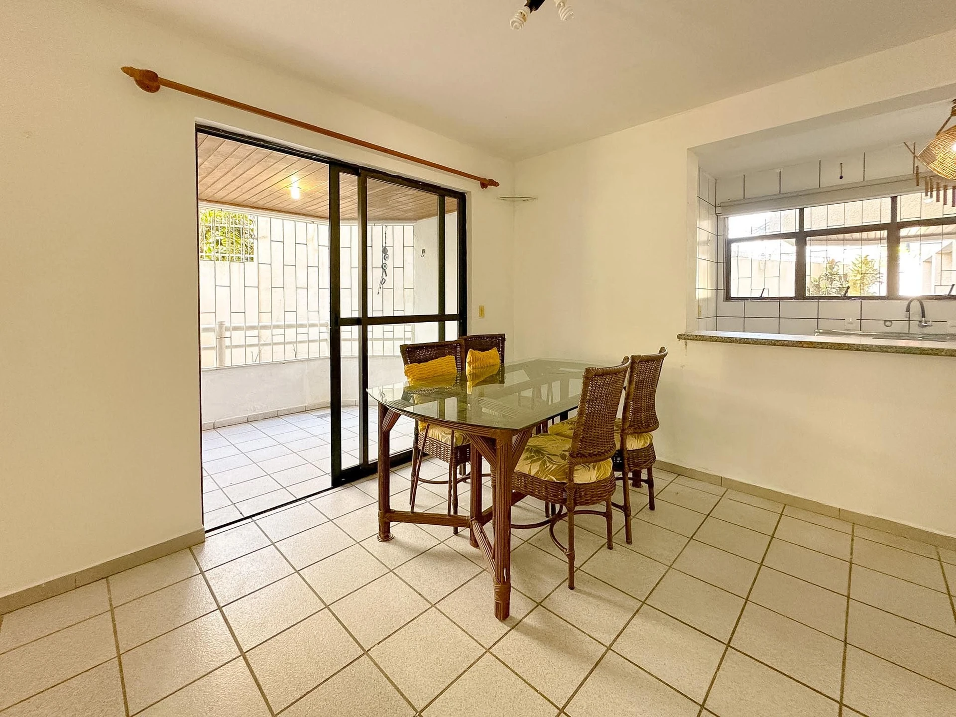 3-bedroom apartment with a grill on the balcony — photo 34