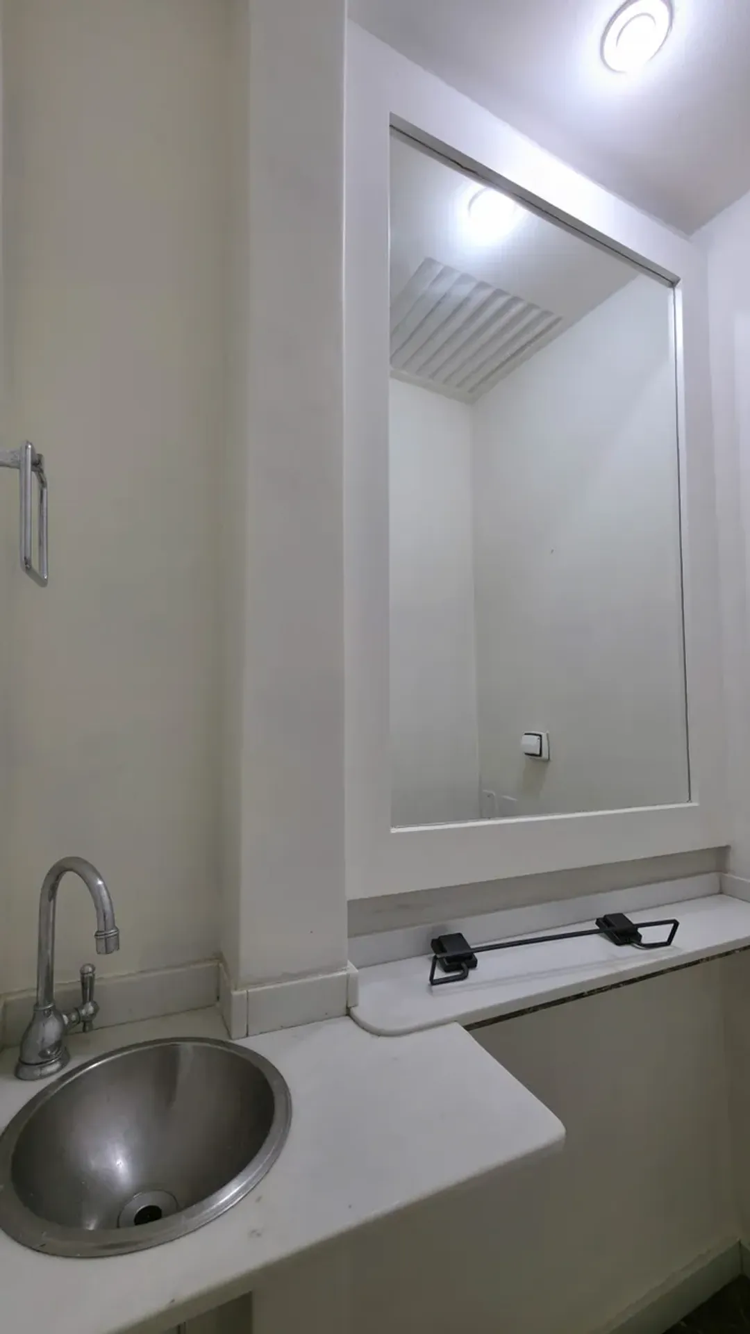 One-bedroom apartment with a home office in Rio de Janeiro — photo 30