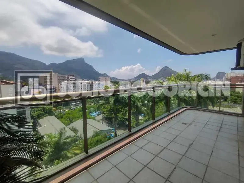 Furnished apartment with 3 bedrooms and a balcony — photo 4