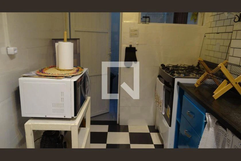 Furnished 2-bedroom apartment with balcony — photo 19