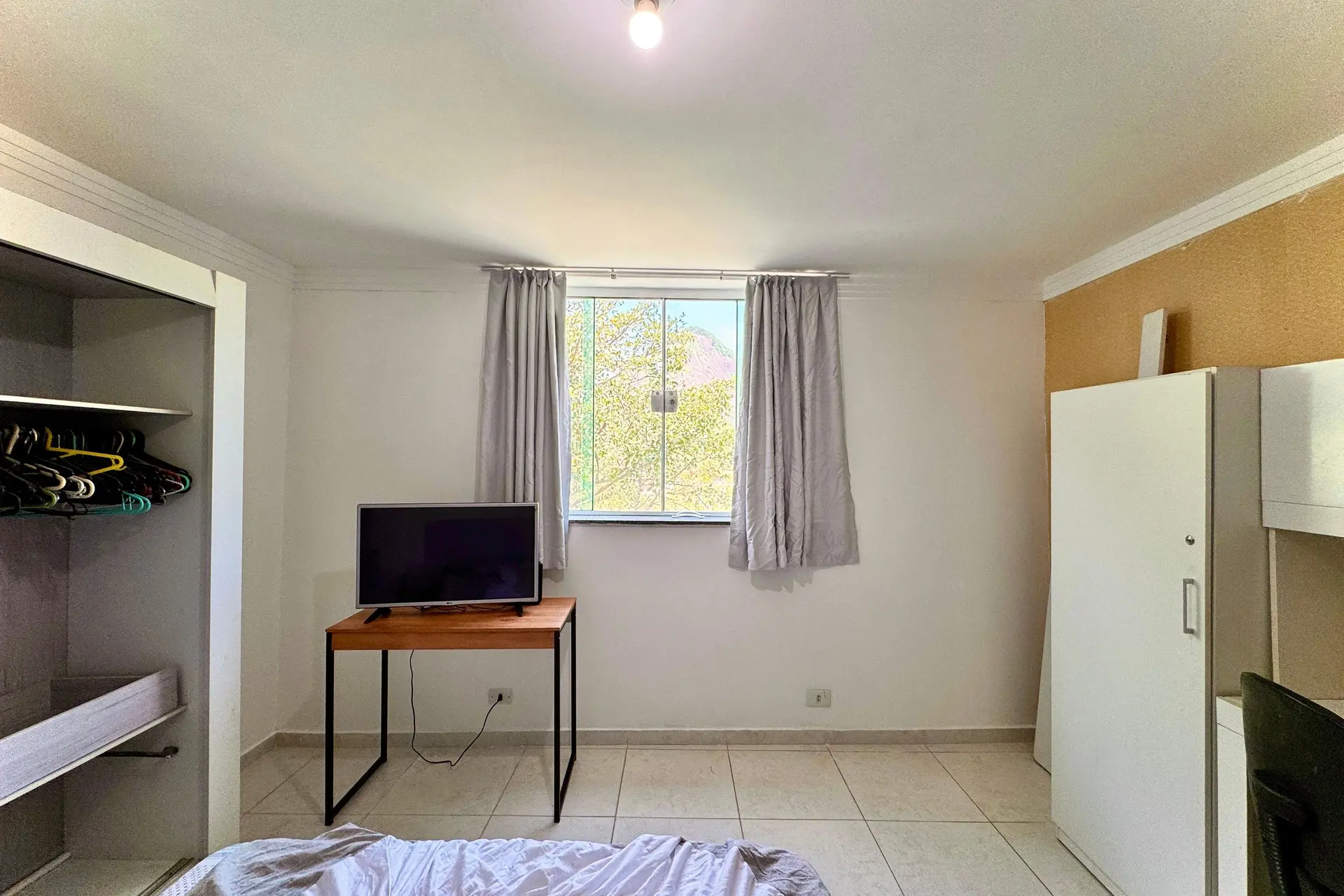 86 m² apartment with a home office and a mountain view — photo 17