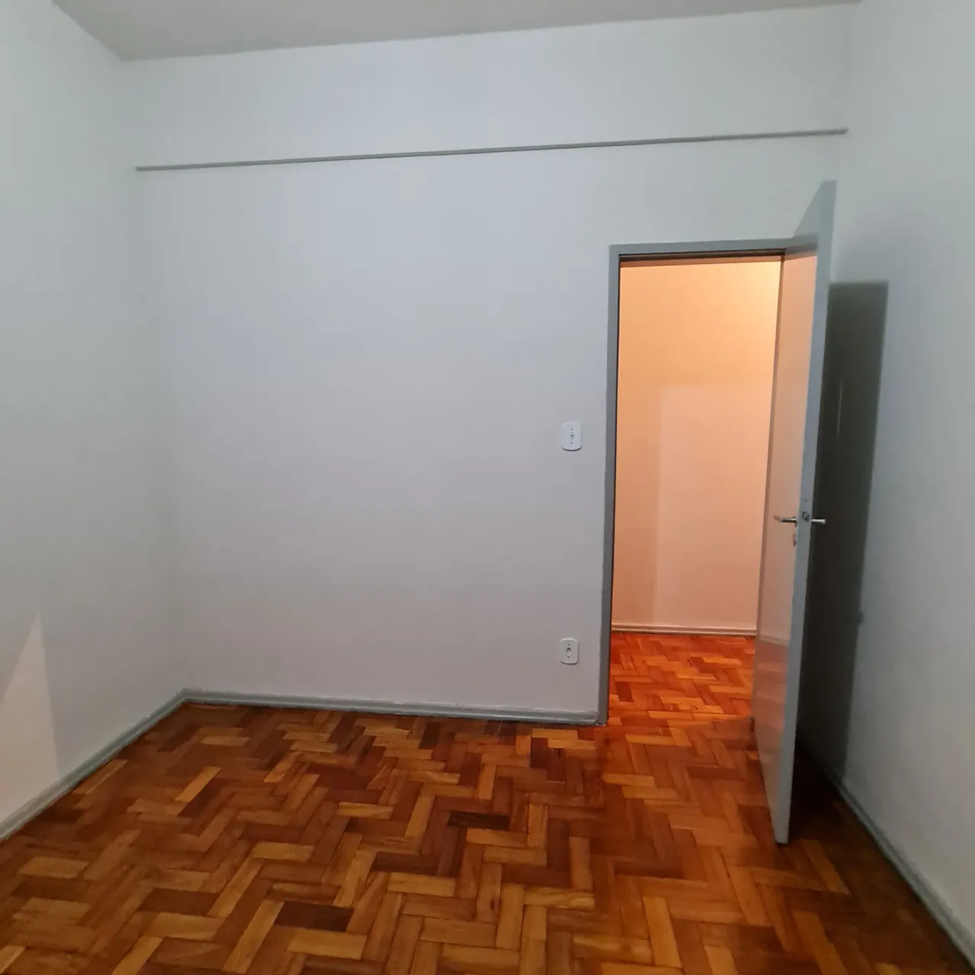 Apartment on the 9th floor with wood or laminate floors — photo 38