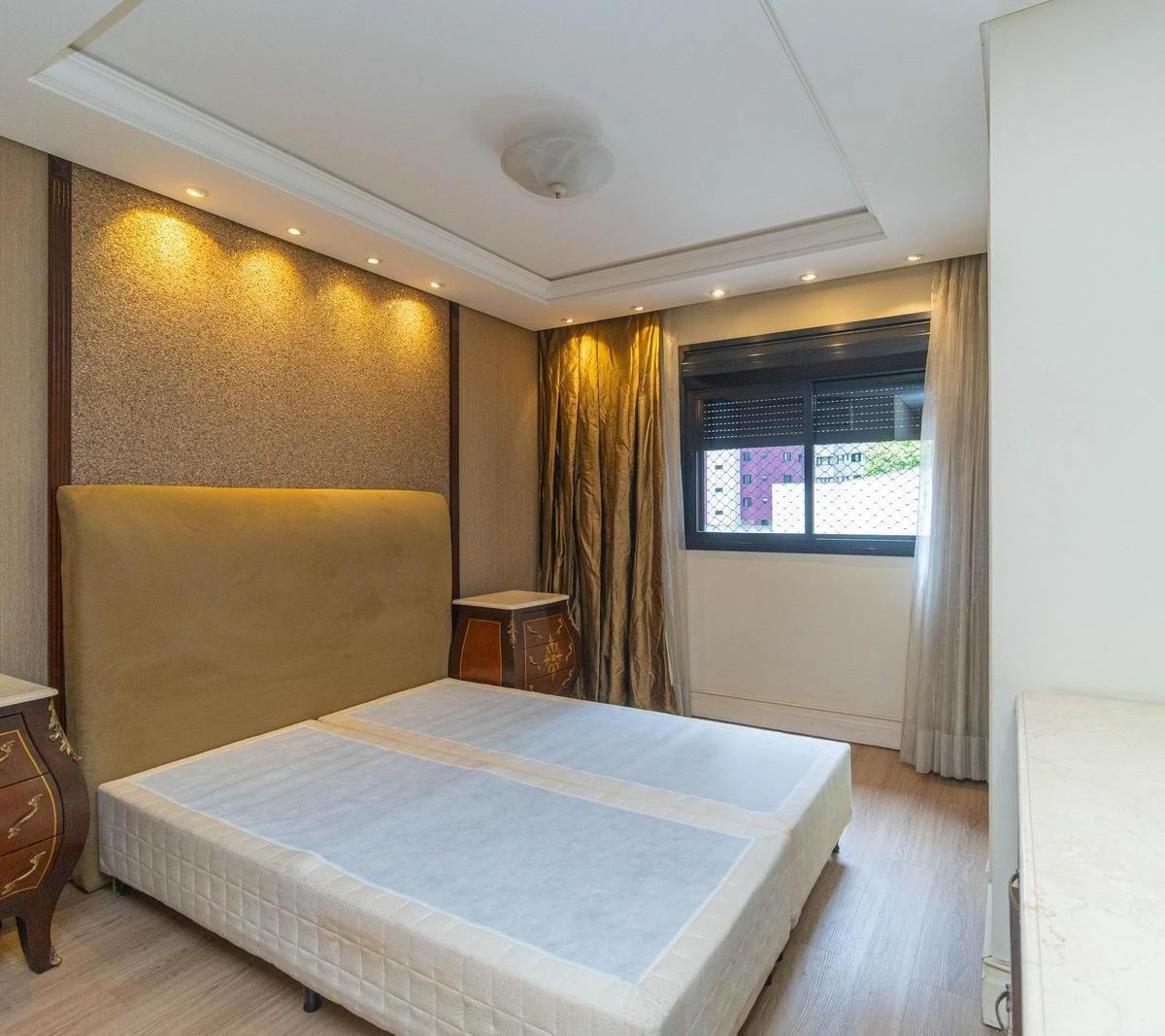 2-bedroom apartment with a bathtub in Curitiba — photo 10