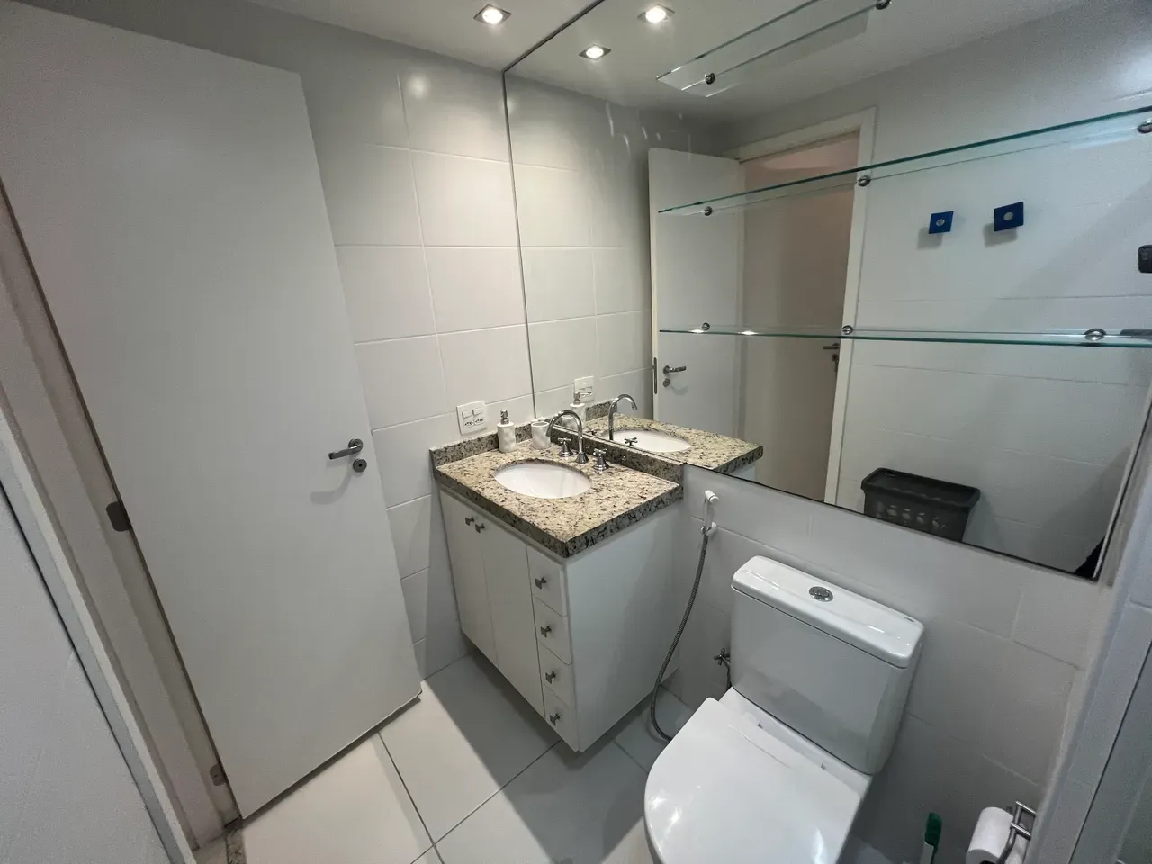 Мебльована квартира 46 м² з 1 спальнею-сюїтом — photo 5