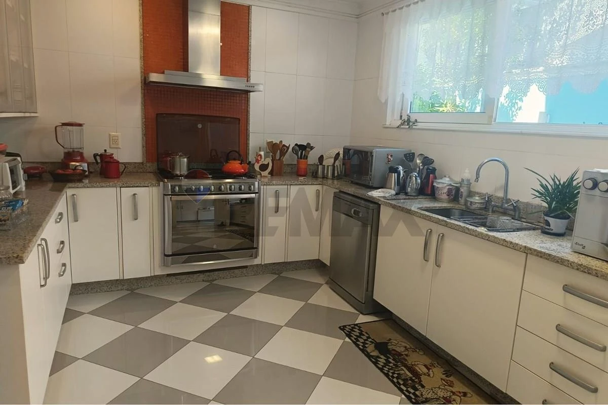 Furnished house with private garden and 5 parking spots — photo 38