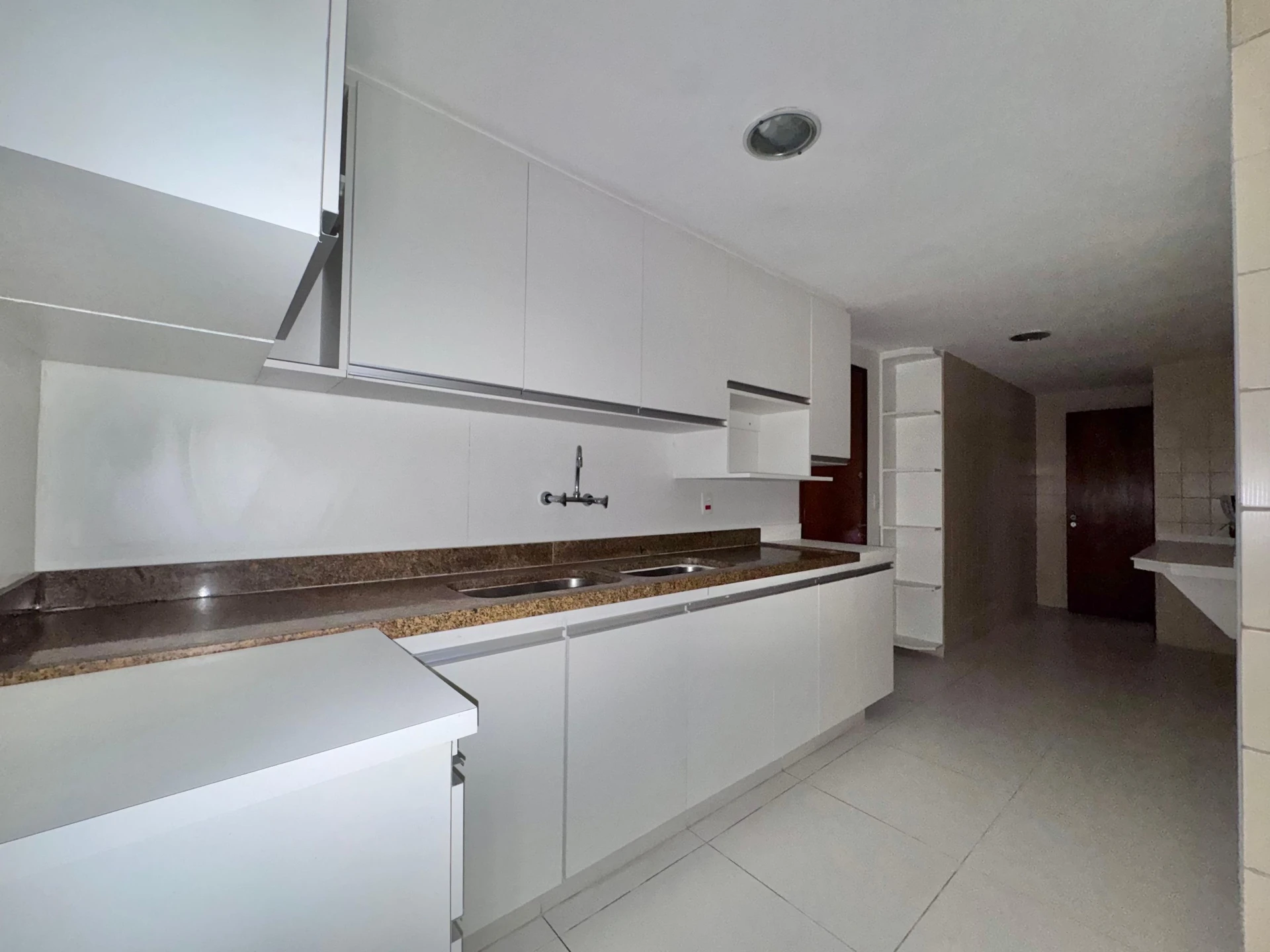 Apartamento de 3 quartos com varanda de vidro — photo 3