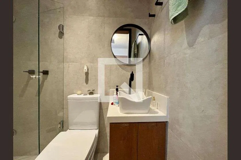 Renovated 2-bedroom apartment with city view, 85 m² — photo 18