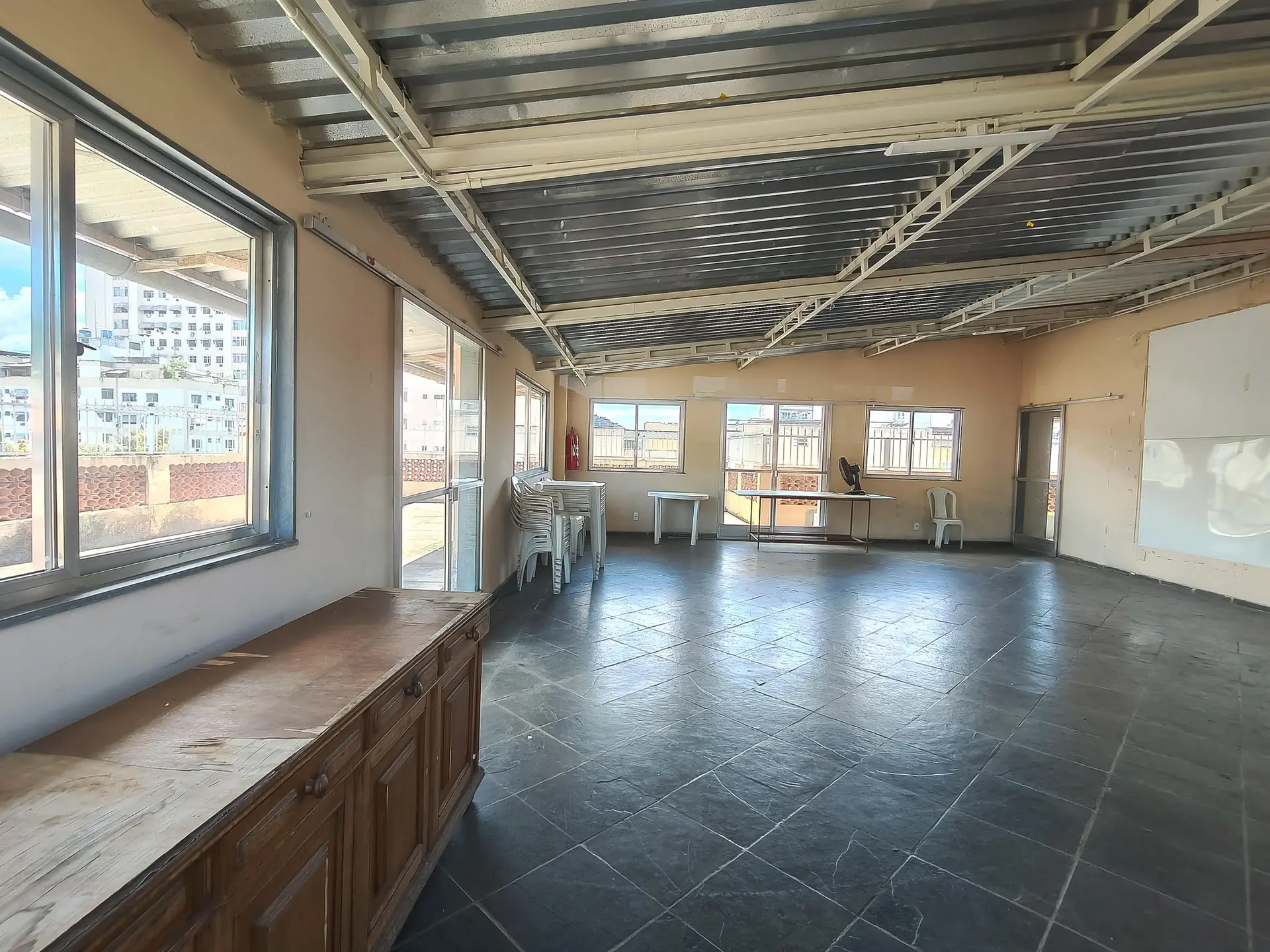 Furnished 3-bedroom apartment with 2 bathrooms — photo 50