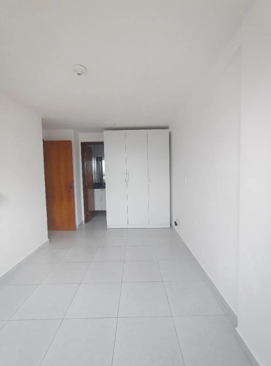 3-bedroom apartment in a building with a gym — photo 16