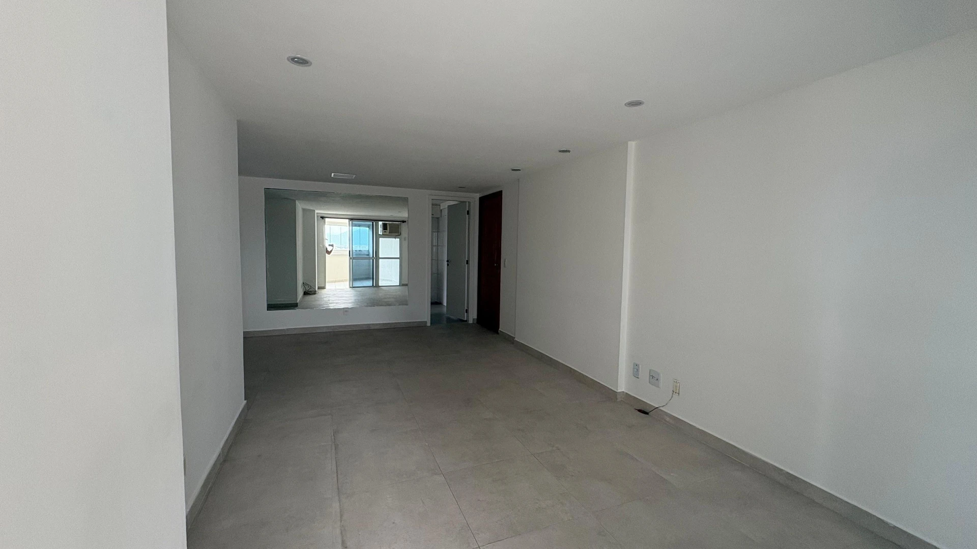Floor-to-ceiling windows in a 3-bedroom apartment, 105 m² — photo 27