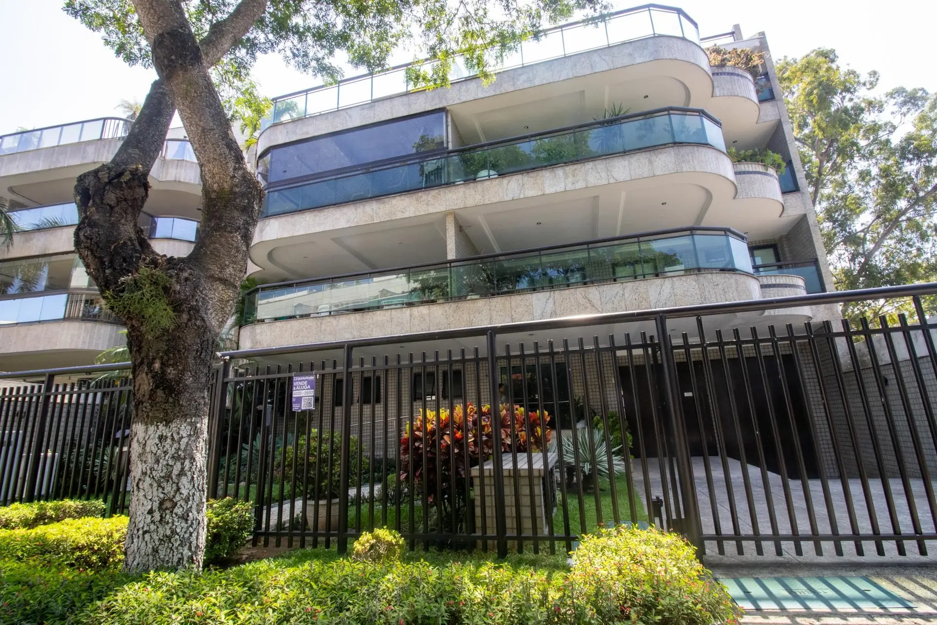 Furnished apartment with 3 bedrooms and a balcony — photo 6
