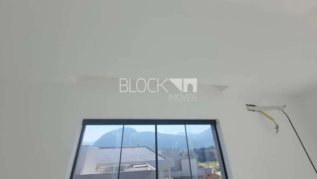 Casa com 6 suítes e cozinha americana aberta com fogão a gás — photo 24