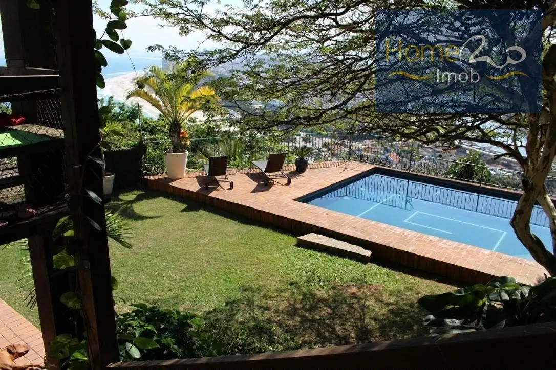 Furnished house with an open-plan kitchen and private garden — photo 17