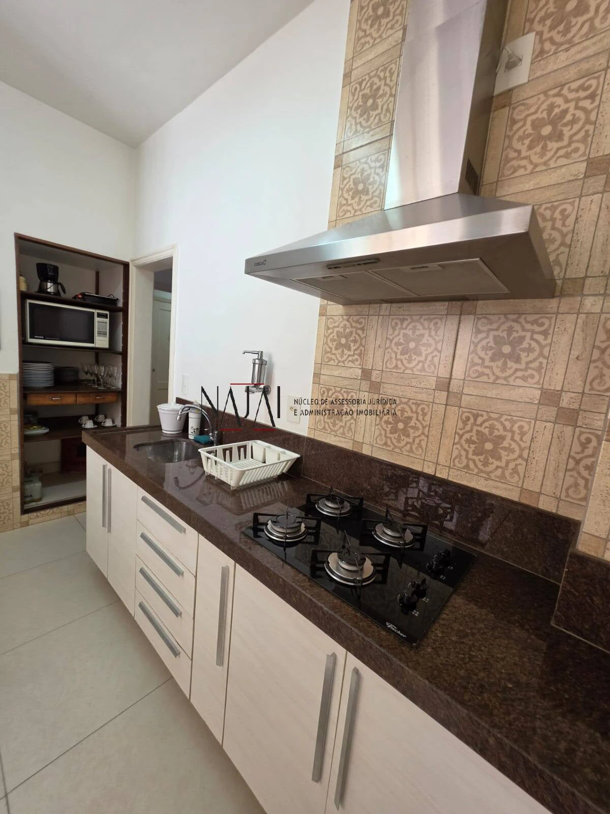 Furnished 3-bedroom apartment with 130 m² — photo 13