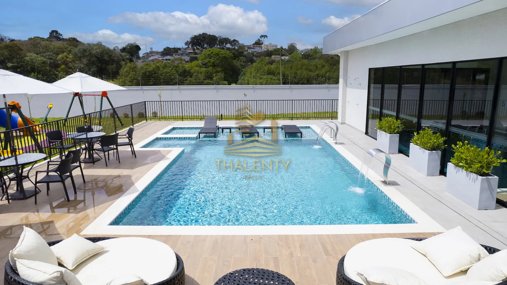 House with 3 en-suite bedrooms, 4 baths, 171 m² — photo 49