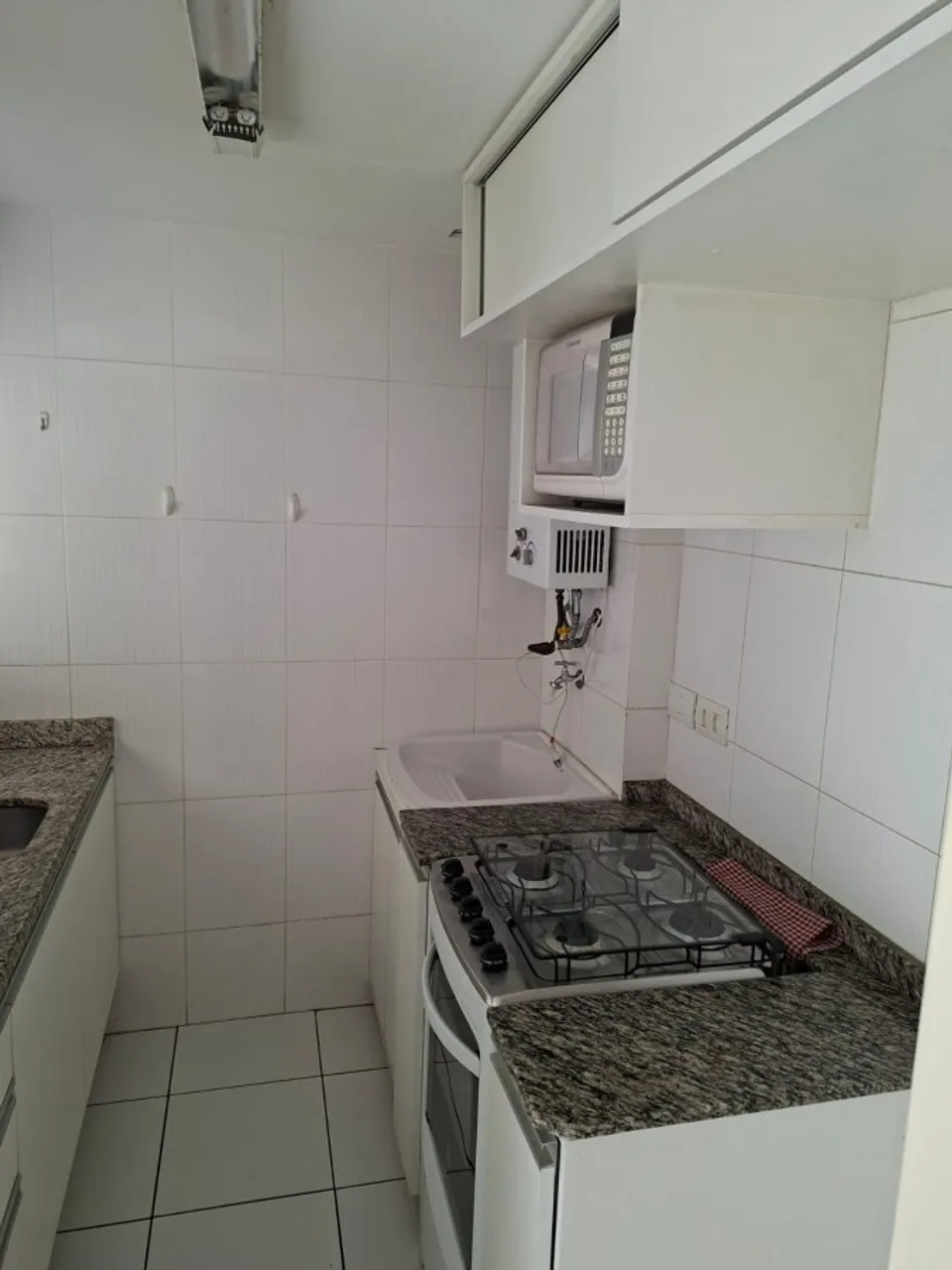 1-bedroom apartment with 1 bathroom and 1 parking spot — photo 2
