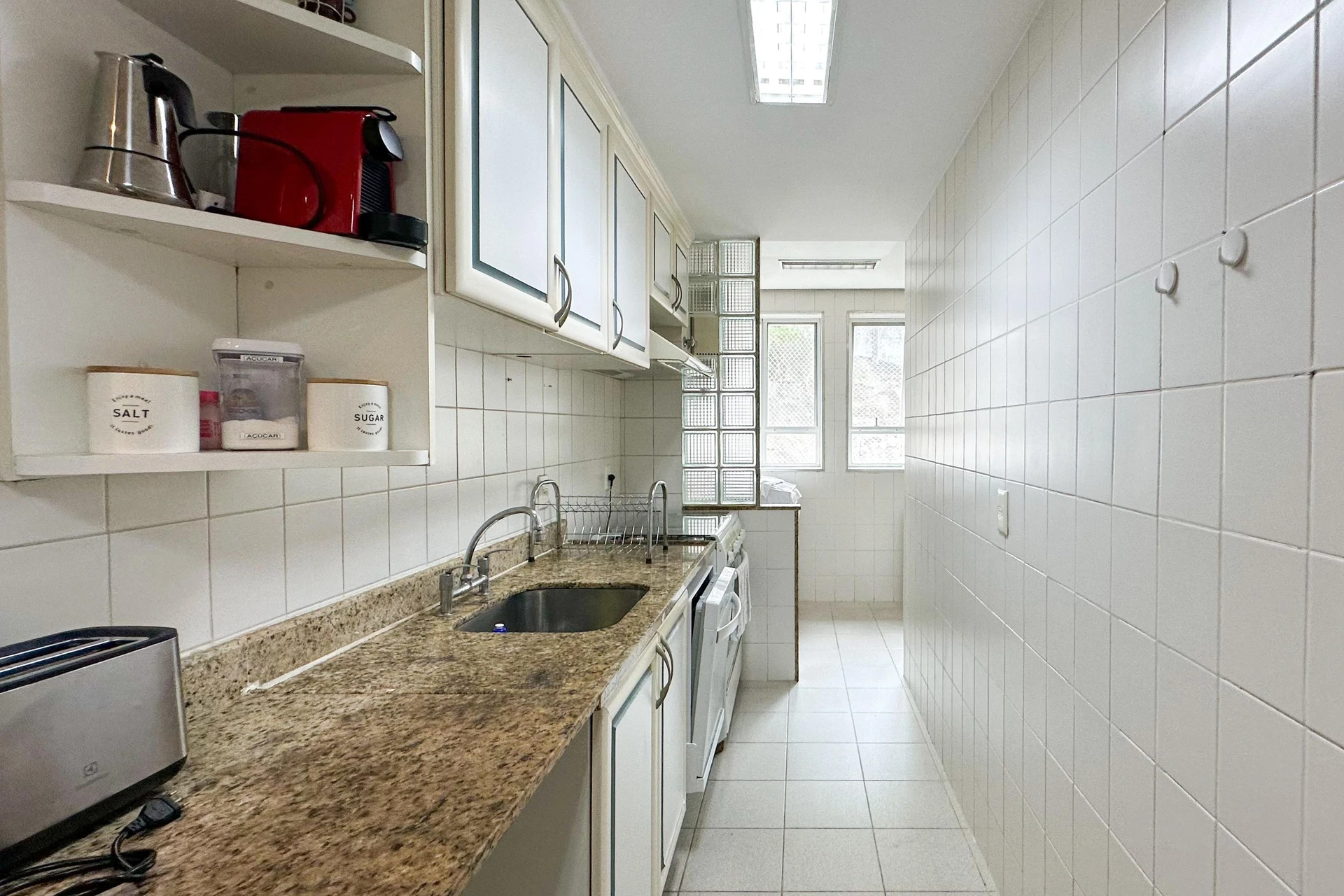Furnished apartment with 2 bedrooms and built-in wardrobes — photo 15