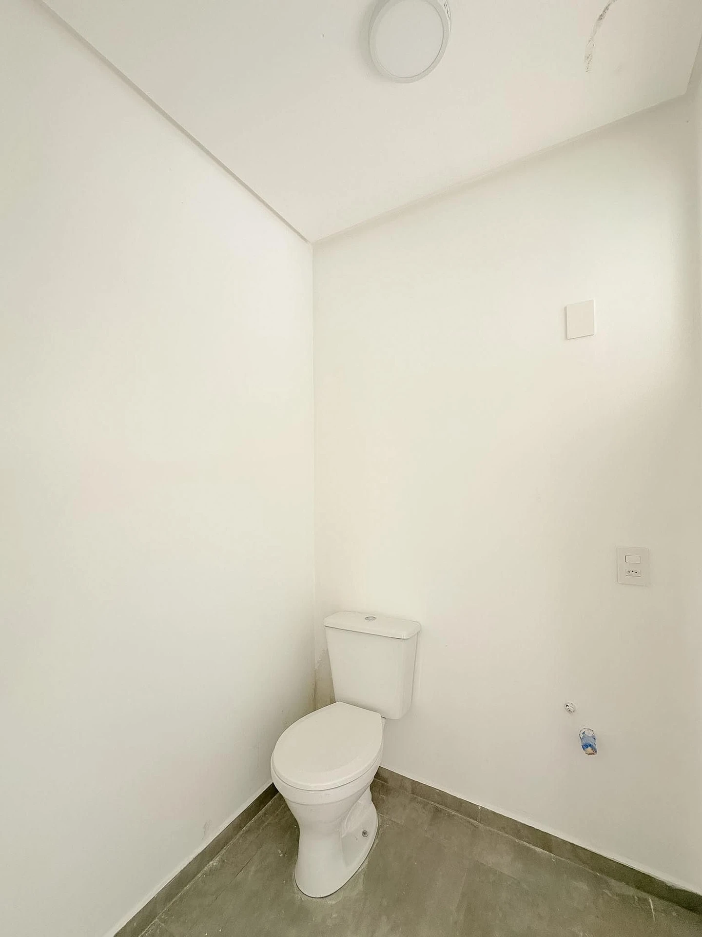 Floor-to-ceiling windows in a 3-bedroom house, 157 m² — photo 32