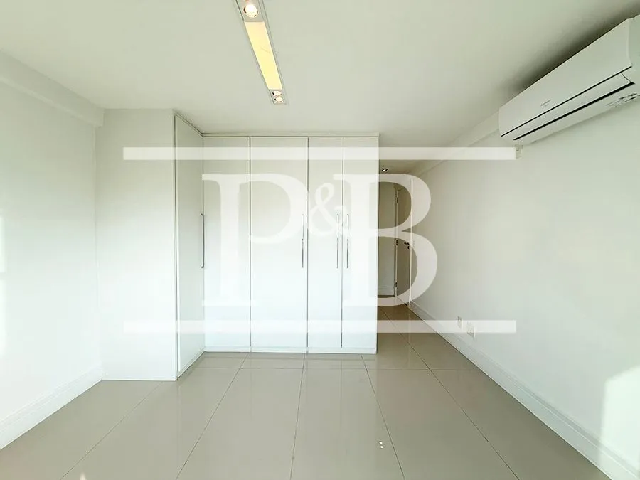 4-bedroom apartment, all with their own bathrooms, 289 m² — photo 11