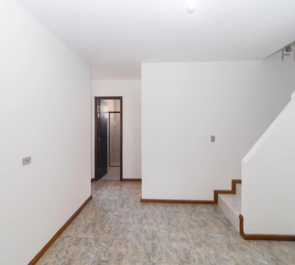 4-bedroom house with a bathtub in Curitiba — photo 3