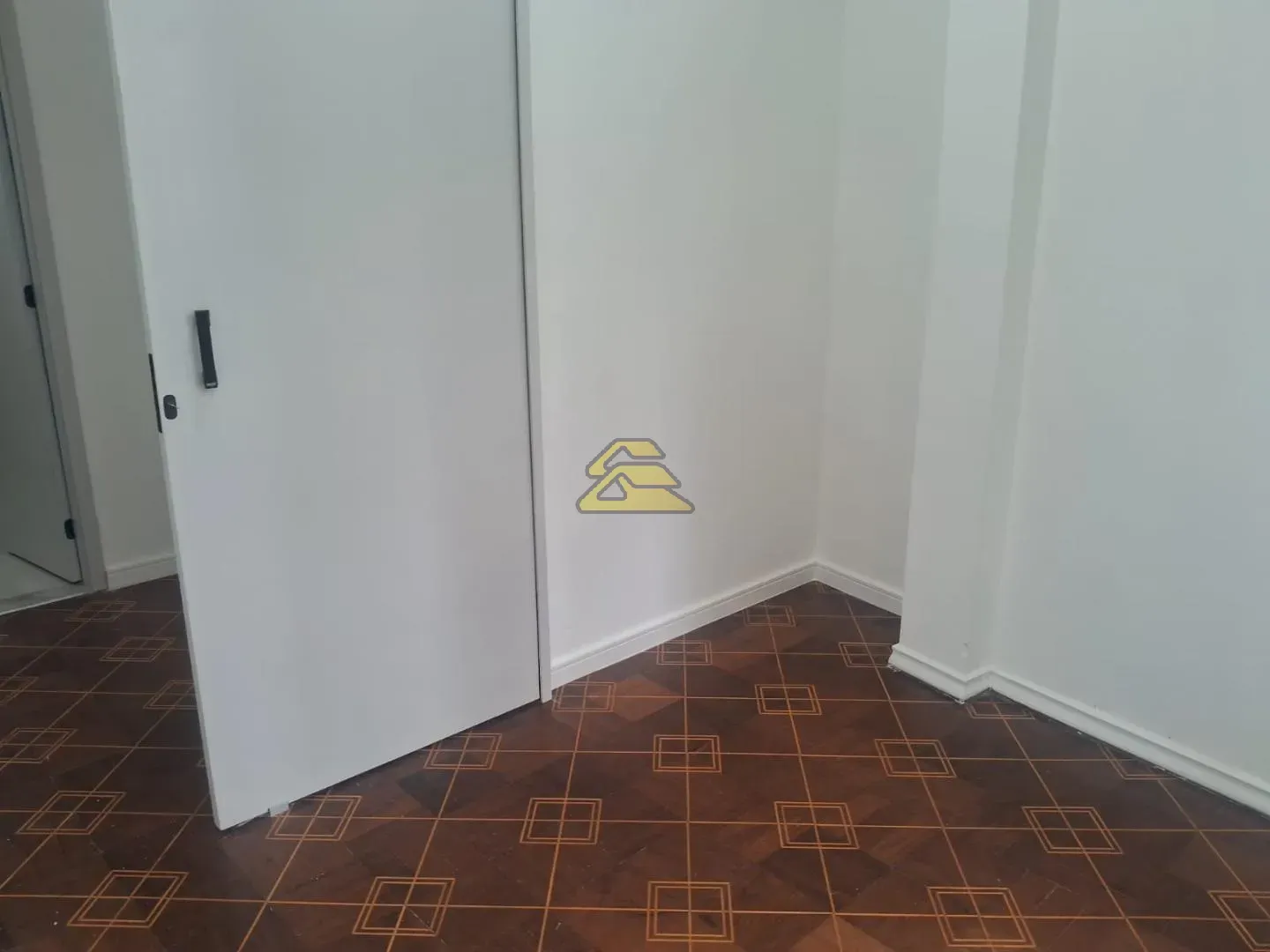 Apartment, 76 m², with wood or laminate floors — photo 15