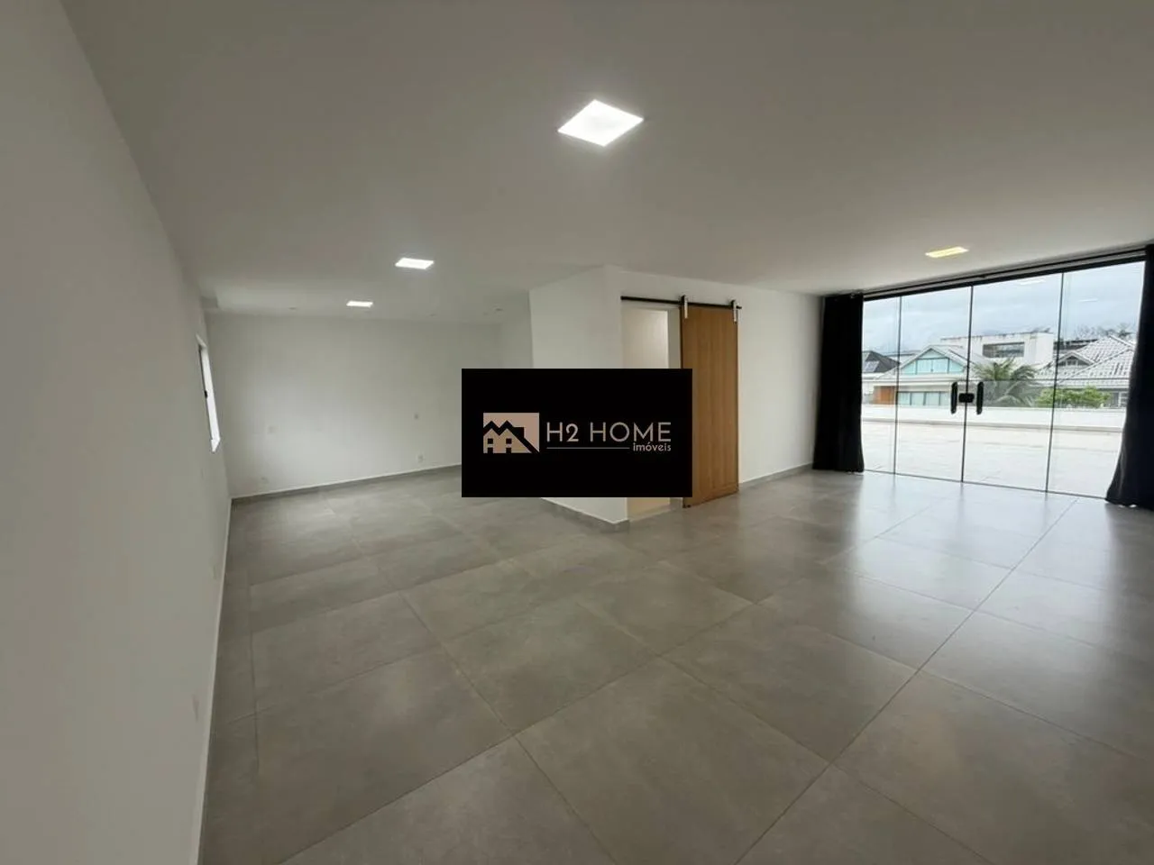 Garden in a 4-bedroom house, 290 m² — photo 22