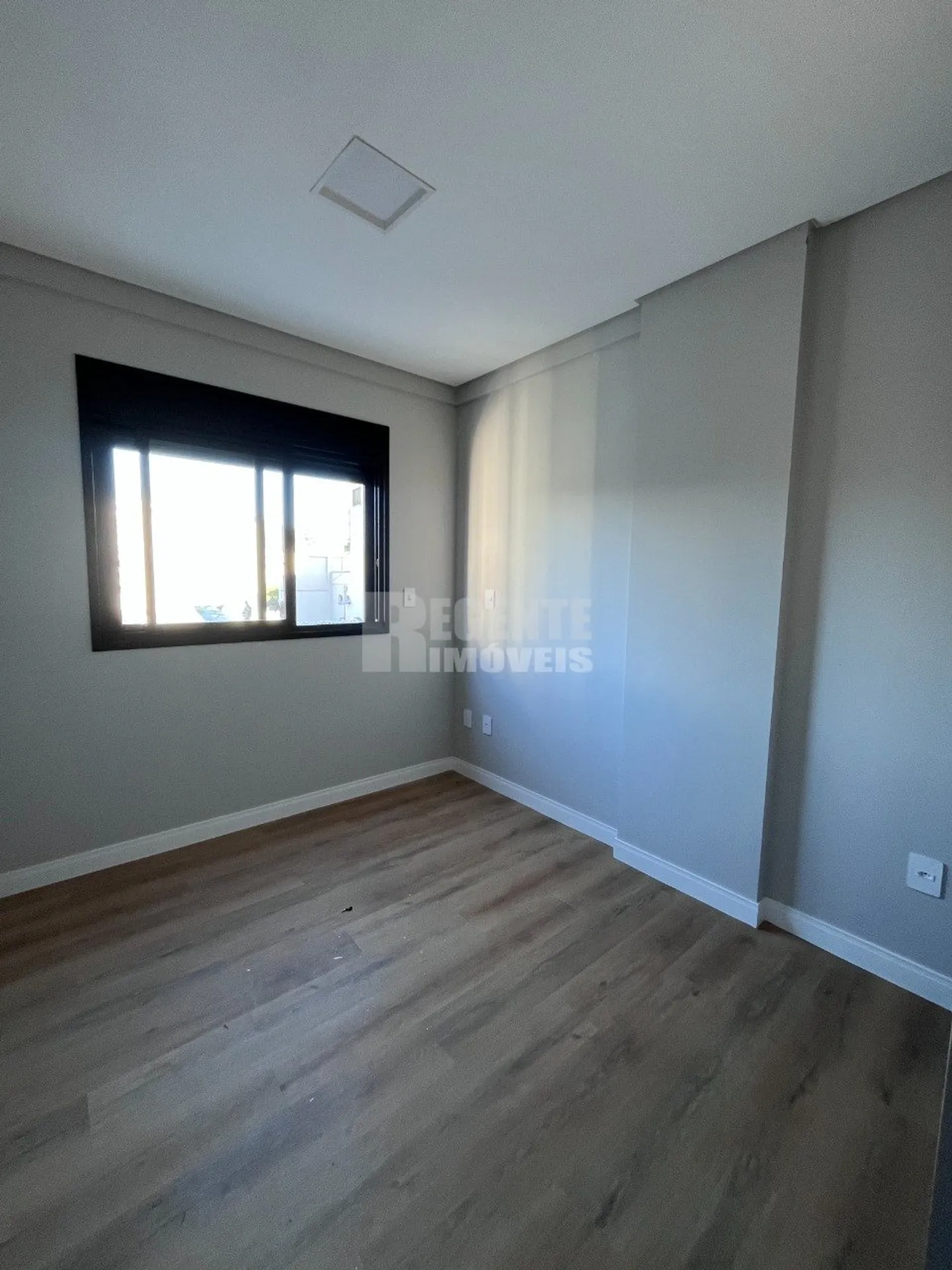 Apartamento amueblado de 2 dormitorios con balcón — photo 8