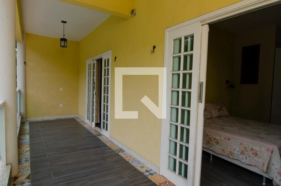 Casa mobiliada com 4 dormitórios e área de lavanderia — photo 13