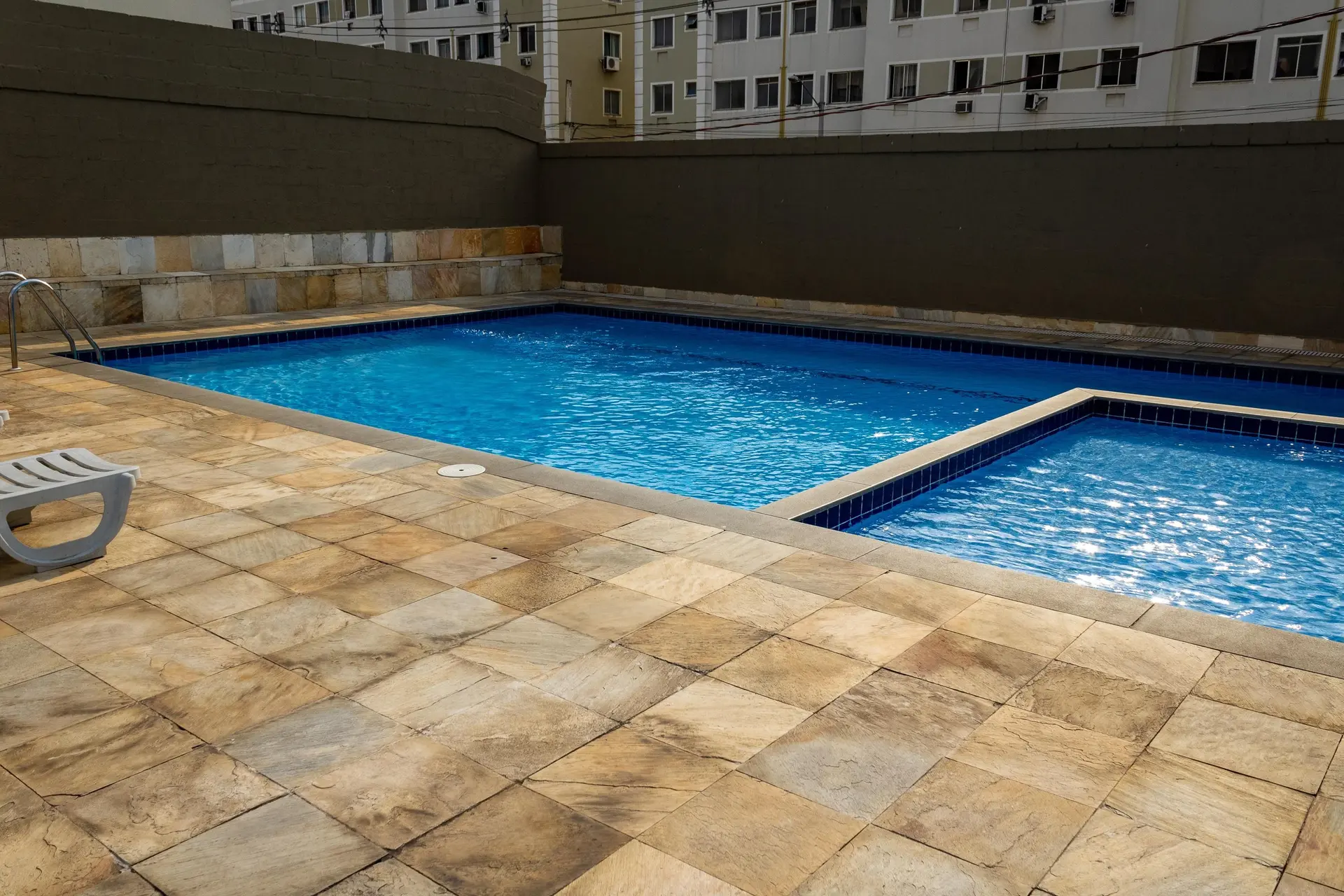 Apartamento de 2 quartos em condomínio com piscina — photo 20