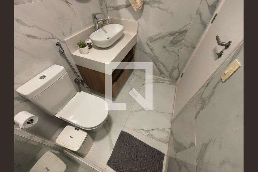 2-bedroom apartment with 1 en-suite and open-plan kitchen — photo 5