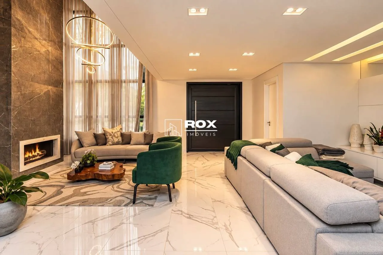 3-bedroom house with a walk-in closet in Curitiba